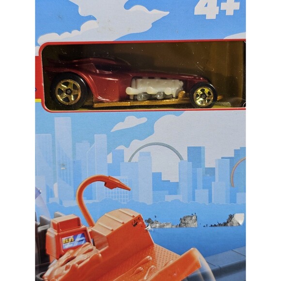 NEW MATTEL HOT WHEELS CITY FUEL STATION SHIFT PLAY SET 1 VEHICLE HKX45 - Picture 6 of 6